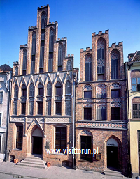 Two Gothic patrician houses at 15-17 Copernicus Street which once used to belong to the Copernicus family. The one to the left (at No. 15) is supposed to be the birthplace of Nicolaus Copernicus. Today both houses compose Copernicus House Museum.