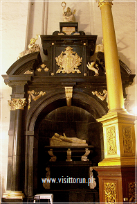 Anna Vasa's mausoleum. Click to enlarge